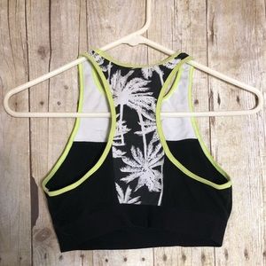 PINK Victoria's Secret Intimates & Sleepwear - NWOT Victoria’s Secret PINK High Neck Sports Bra PINK Victoria's Secret Intimates & Sleepwear - NWOT Victoria’s Secret PINK High Neck Sports Bra